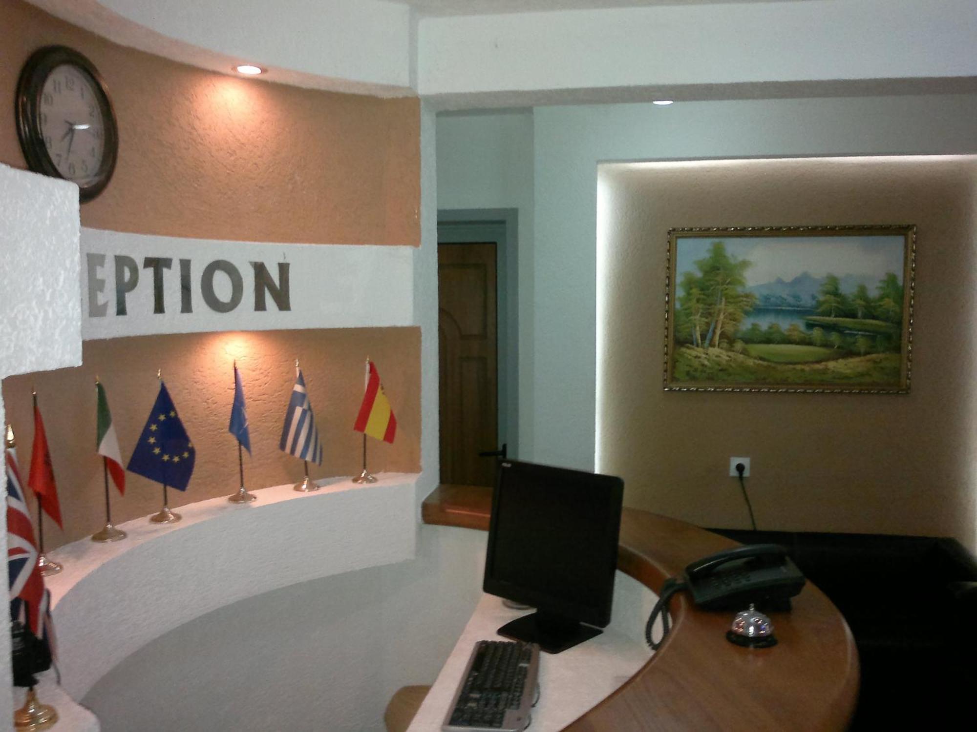 Apartments Croma Улцинь Екстер'єр фото