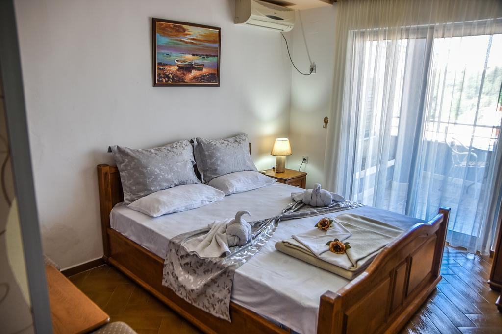 Apartments Croma Улцинь Екстер'єр фото