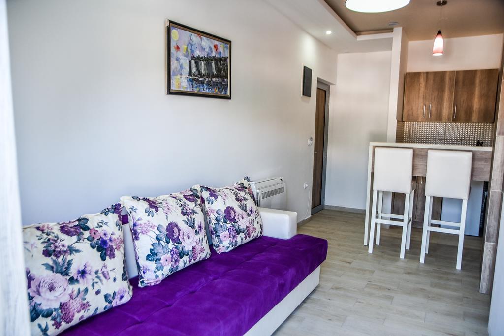 Apartments Croma Улцинь Екстер'єр фото